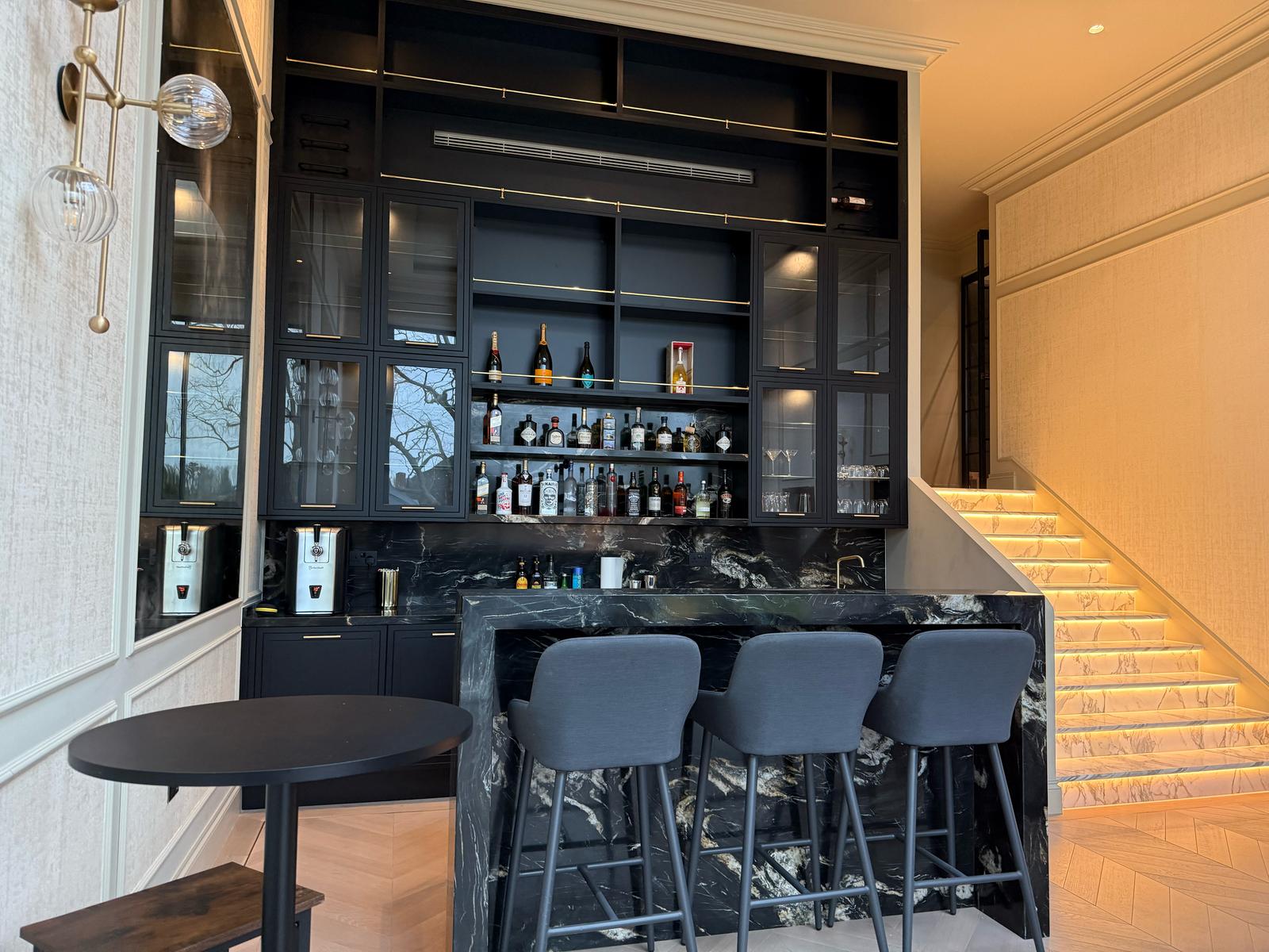 Bar Area (4)